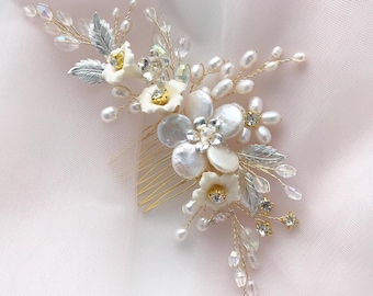 Wedding hair piece pearl Bridal headpiece Floral hair comb Wedding hair accessories Delicate hair comb