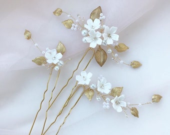 Wedding hair pins small white flower & leaves Floral hair clip Set hairpins for Bride pearl