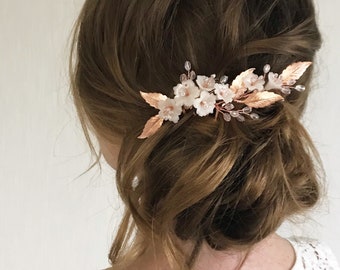 Peineta de oro rosa, flores blancas, accesorios nupciales para el cabello para boda, pieza de pelo de novia dorada, tocado de cristal