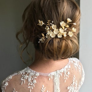 Gold floral bridal hair comb Wedding hair pins Set headpiece image 5