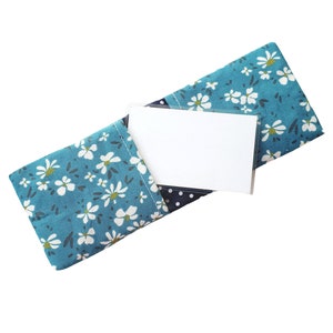 Türkisgrüner Kartenhalter mit Blumen Print / Stoff-Kreditkartenetui / Visitenkartenetui