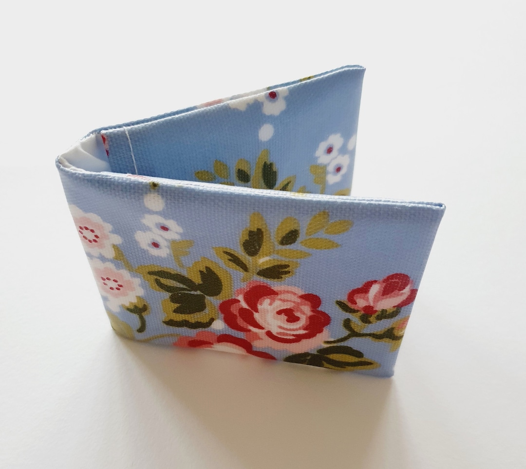 Cath Kidston Style, Blue Floral Oyster Card Holder / Credit Card Wallet
