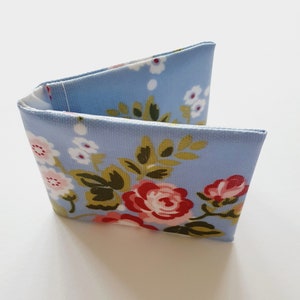 Tarjetero/billetera para tarjetas de crédito/tarjetero de presentación con diseño floral azul estilo Cath Kidston