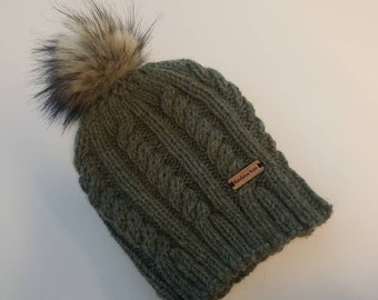 Women' Hat// Knit Hat// The Pom Hat