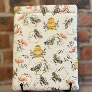 Bee Kindle Paperwhite Sleeve/Ereader Sleeve, Book Sleeve