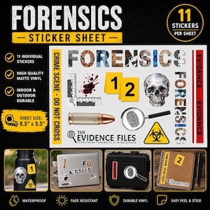 Könnte beinhalten: Ein Forensik-Aufkleberbogen mit den Maßen 21,6 cm x 14 cm, der 11 matte Vinyl-Aufkleber enthält, darunter einen menschlichen Schädel, eine Patrone, eine Lupe mit Fingerabdruck, gelbe Beweismarkierungen und Biohazard-Symbole.