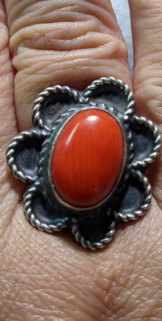 Vintage natural coral and sterling silver ring - image 1