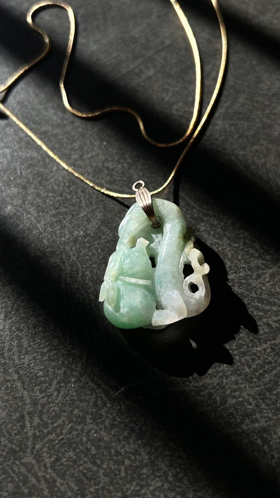 A natural Grade A jadeite carved pendant necklace - image 4