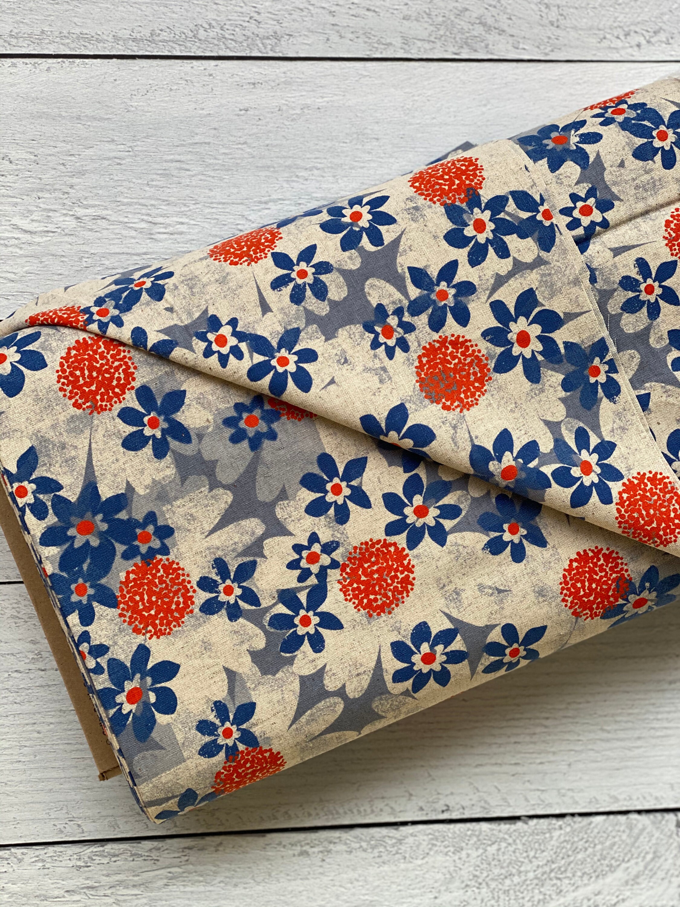 M0041022 Trinket Daisy Fields Blue Canvas Fabric, sold by the 1/2 yard