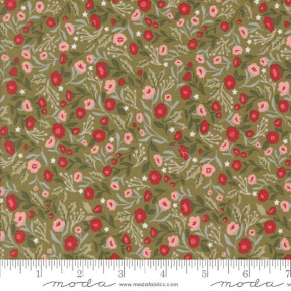 Berry And Pine, Christmas Posies Florals, in Snow, By Lella Boutique, 5241 11, Moda, sold by the yard