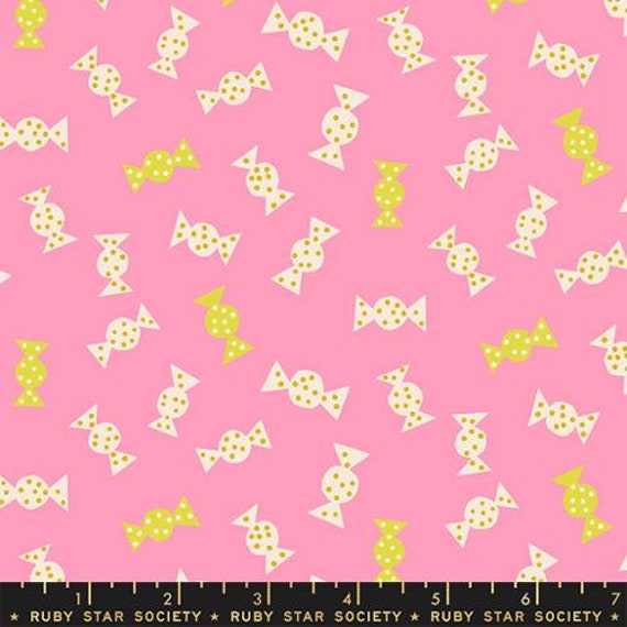 Sugar Cone,Candy, Novelty Candy, Childrens' Playful, Flamingo, RS3065 12, Ruby Star, sold by the 1/2 yard or the yard