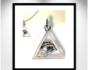 Pendant pyramid eye