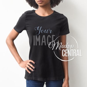 Afrikanische amerikanische Frau schwarz Rundhals T-Shirt Bekleidung Mockup, Mode Kleidung Stock Fotografie, Mädchen Mock Up Shirt - Damen TShirt