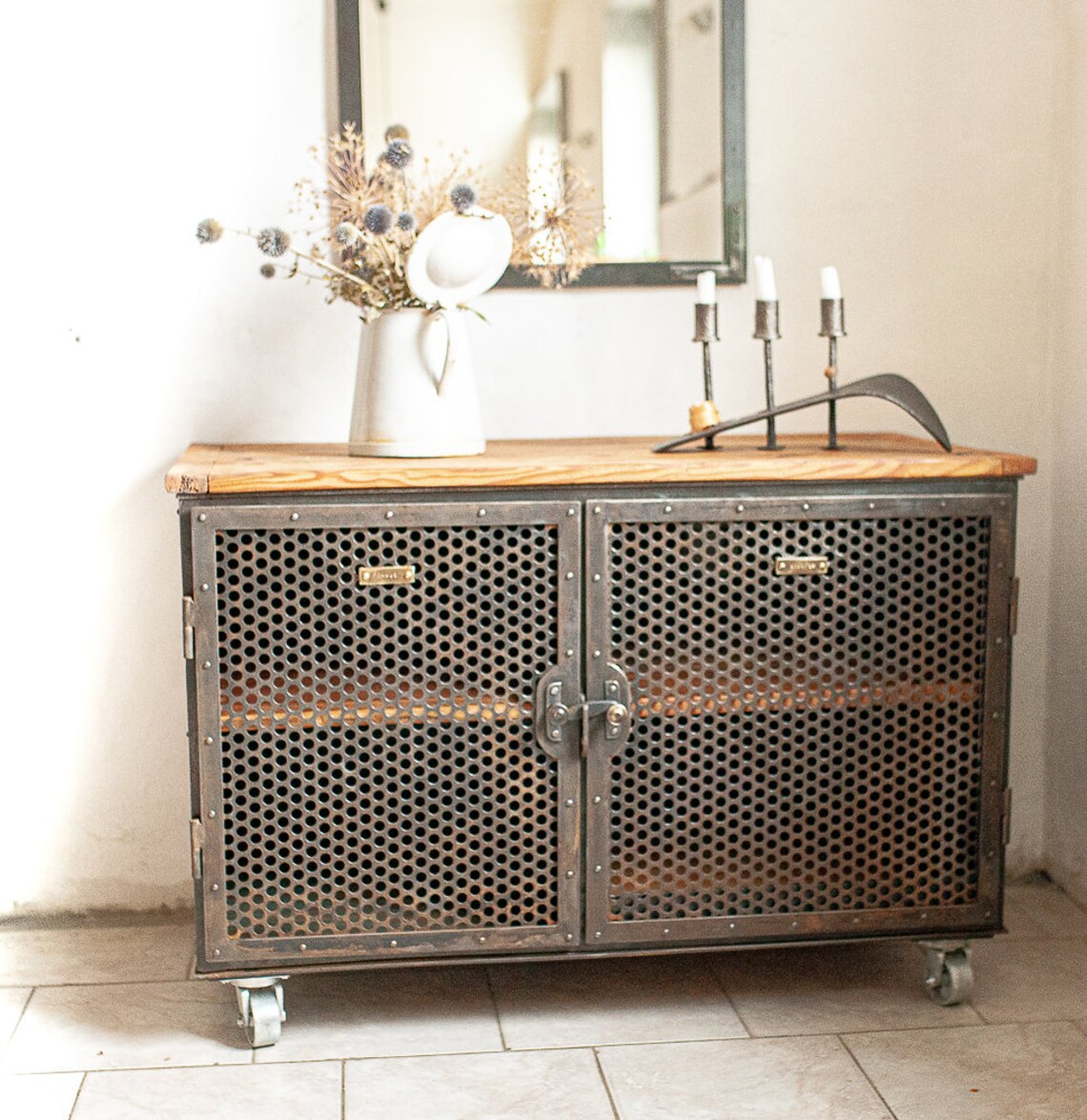 WERKSTATTSCHRANK auf Gussrollen SIDEBOARD EISENSCHRANK | Etsy