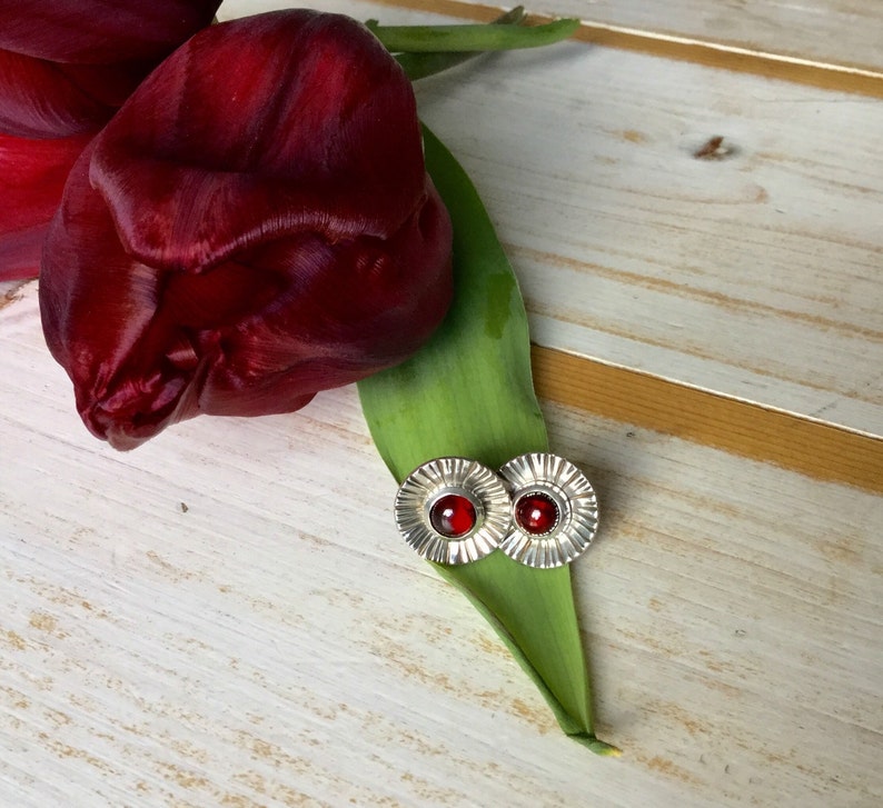 Earrings set with cobochon Garnets Garnet Earrings Garnet Studs Round Disc Earrings Sterling Silver Disc Studs