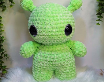 Crocheted Baby Alien Baby Shower Gift, Alien Gift, Space Party