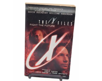 The X-Files: Fight the Future by Chris Carter & Elizabeth Hand, 90s paperback movie novelization, Scully and Mulder, ISBN 0061059323