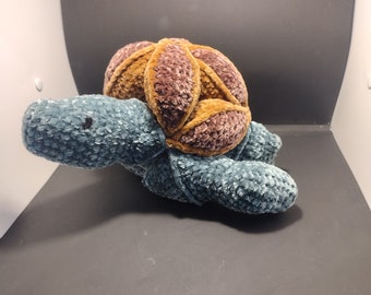 Crocheted turtle puzzle ball