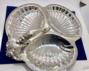 Vintage Embossed Aluminum Serving Tray Decorative Fluted Silver Round Tray Floral Motif Candy Dish Retro Hollywood Regency Catchall Gift Her