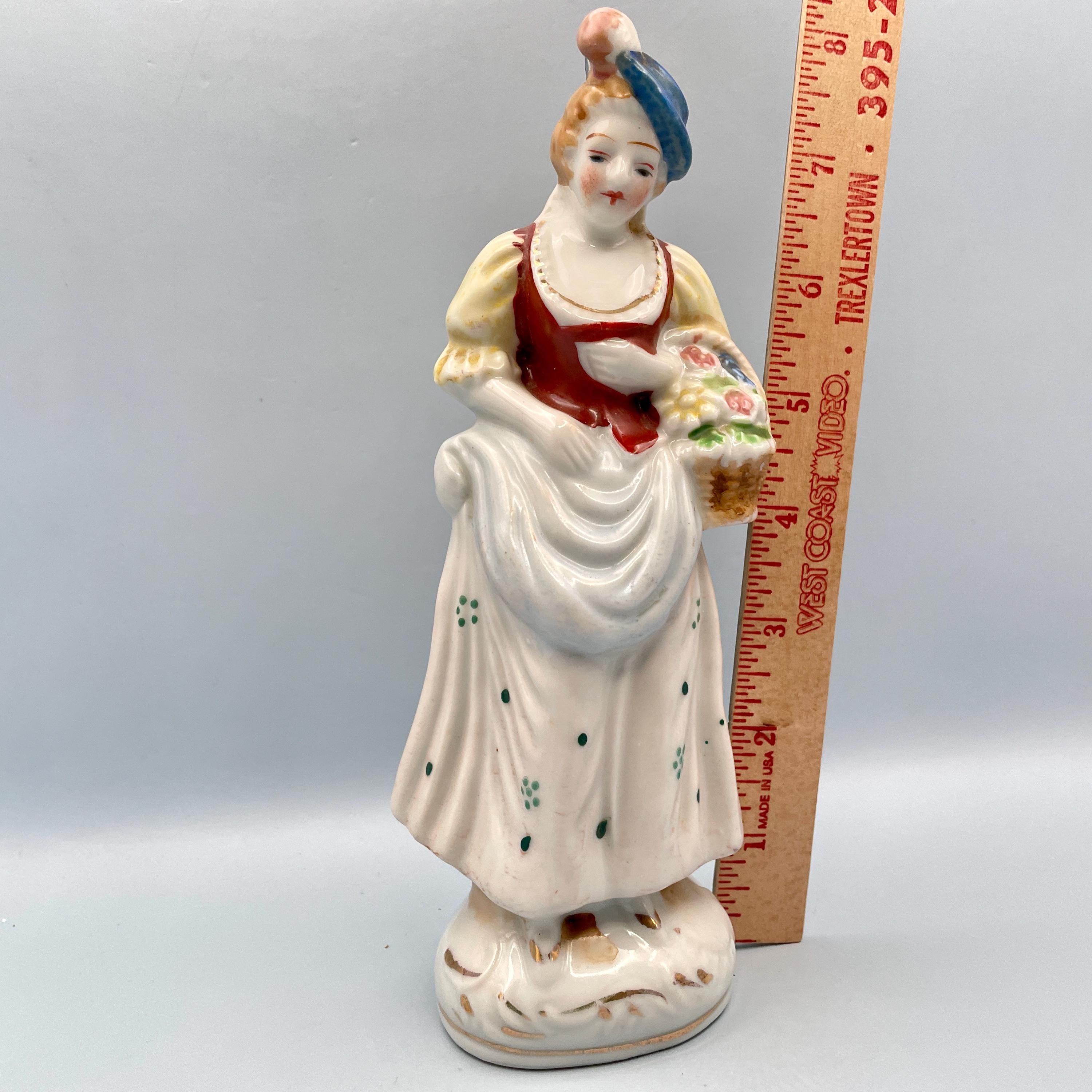 ヴィンテージ磁器の花籠を持つ女性の置物 - Etsy 日本