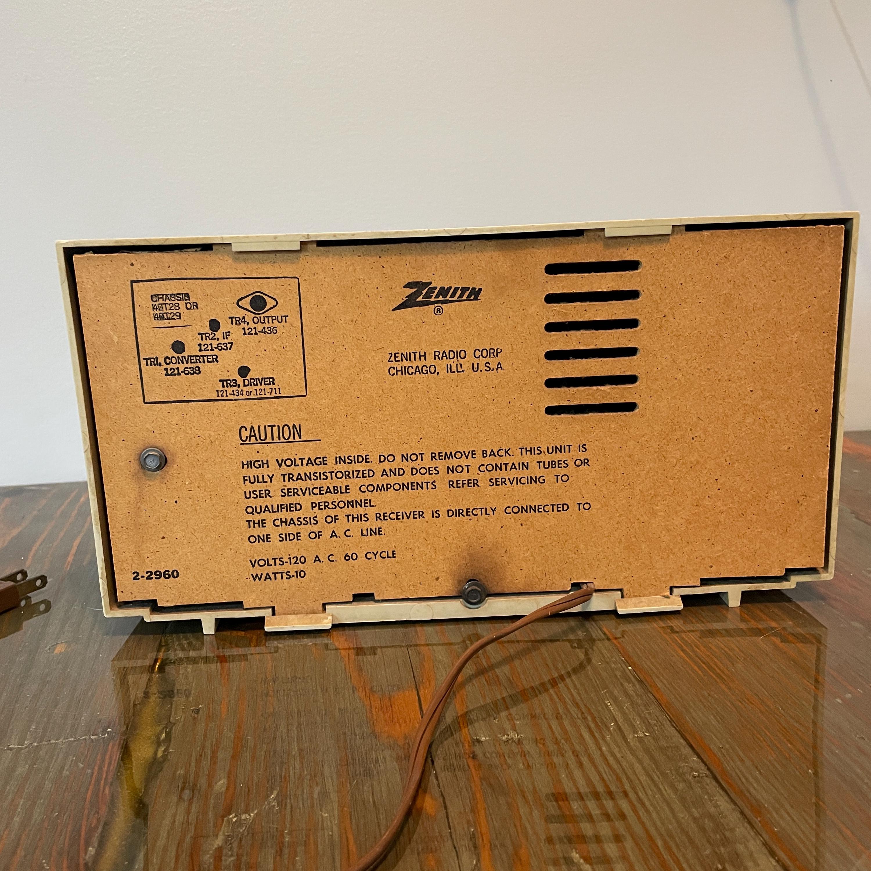 Vintage Working Zenith Solid State AM Radio - Etsy