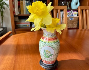 木製スタンドのアジアン・ラッパスイセンの花瓶 - Etsy 日本