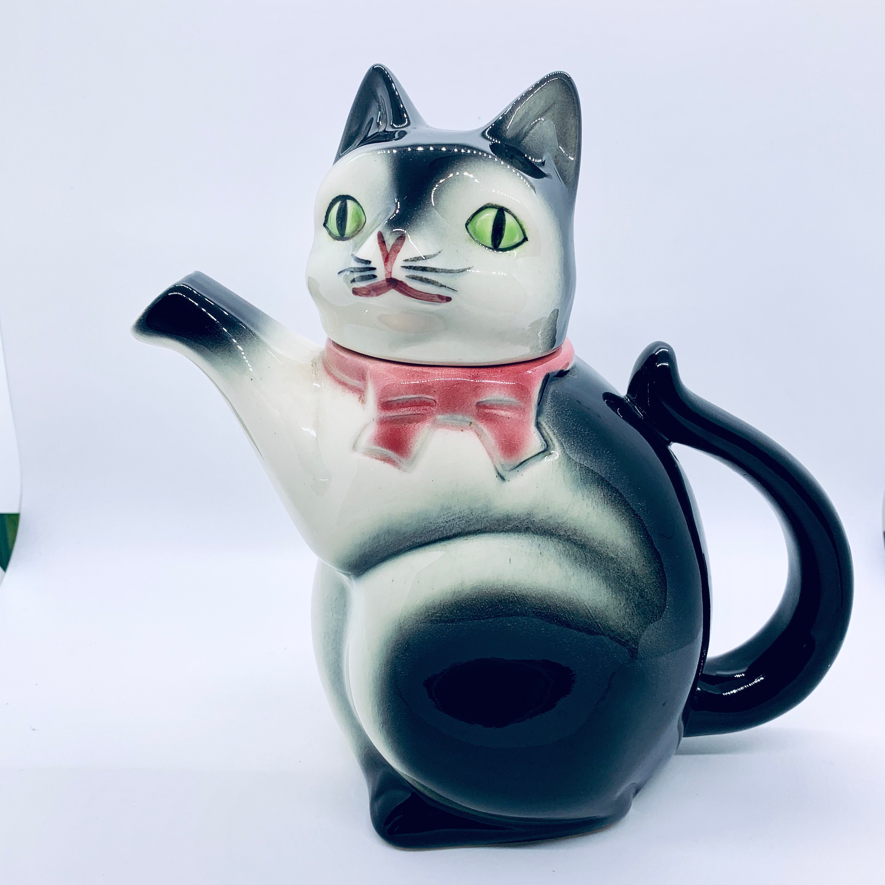 Antique Cat Teapot for Sale in Wichita, KS - OfferUp