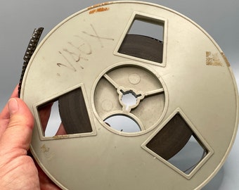 Bobine de film vintage de 8 mm avec film mystère