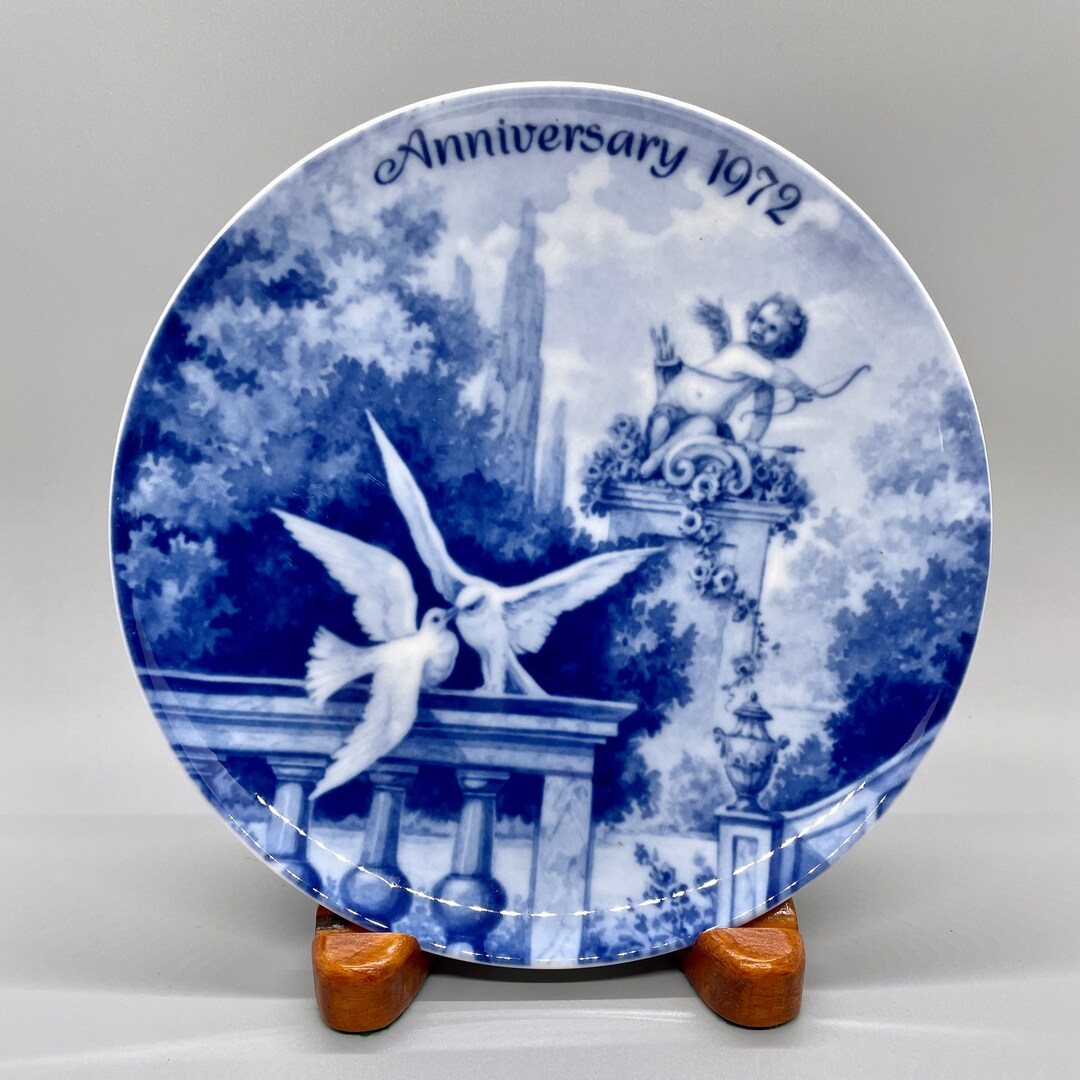 1972 Anniversary Kaiser Porcelain Wall Plate, Blue and White Decorative