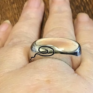 Sterling silver pink mother pearl Guess collection size 8