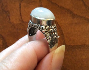 Sterling moonstone ring size 7.5