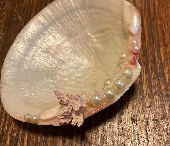 Vintage seashell ring holder - image 3