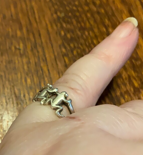 Sterling silver frog ring, size 4 - image 3