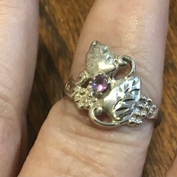 Sterling amethyst grapes and leaves ring size 8