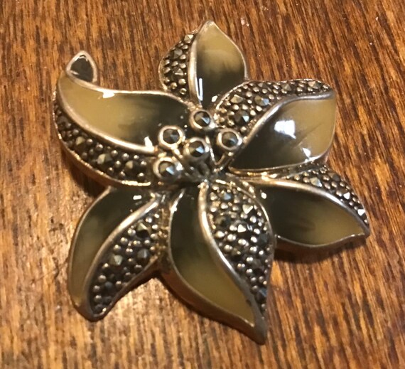 ヴィンテージ　エナメル マーカサイト　ペンダントトップ　シルバー９２５ マーカサイトのスクエア装飾クロス ビンテージ SILVER 925 ペンダント