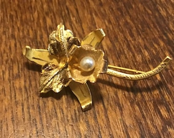 18kt Rose & Yellow Venezuelan Gold 3D Pearl Orchid Flower Brooch