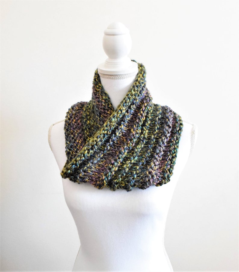 KNITTING Cowl Pattern / beginner cowl knitting pattern, easy knitting, instant download, digital pdf scarf pattern Eclectic Waves image 3