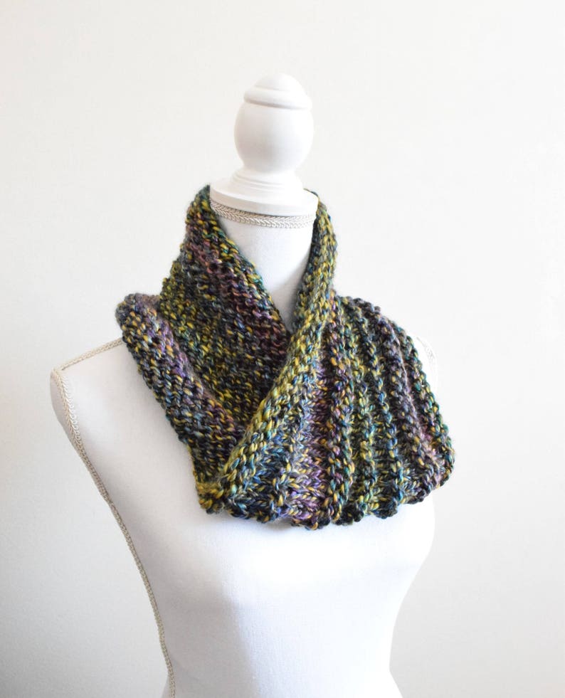 KNITTING Cowl Pattern / beginner cowl knitting pattern, easy knitting, instant download, digital pdf scarf pattern Eclectic Waves image 2