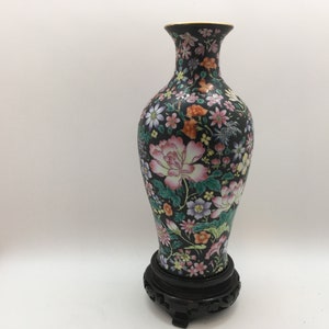 Vintage Chinese Porcelain Mille Fleur Vase and Stand (M1)