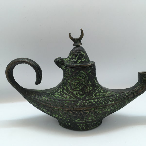 Aladdin Magical Lamp ~ Brass/Bronze Middle Eastern Pitcher (L1)