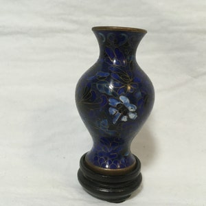 Vintage Chinese Cloisonne Miniature Blue Vase 3&quot; Tall ~ Wooden Base
