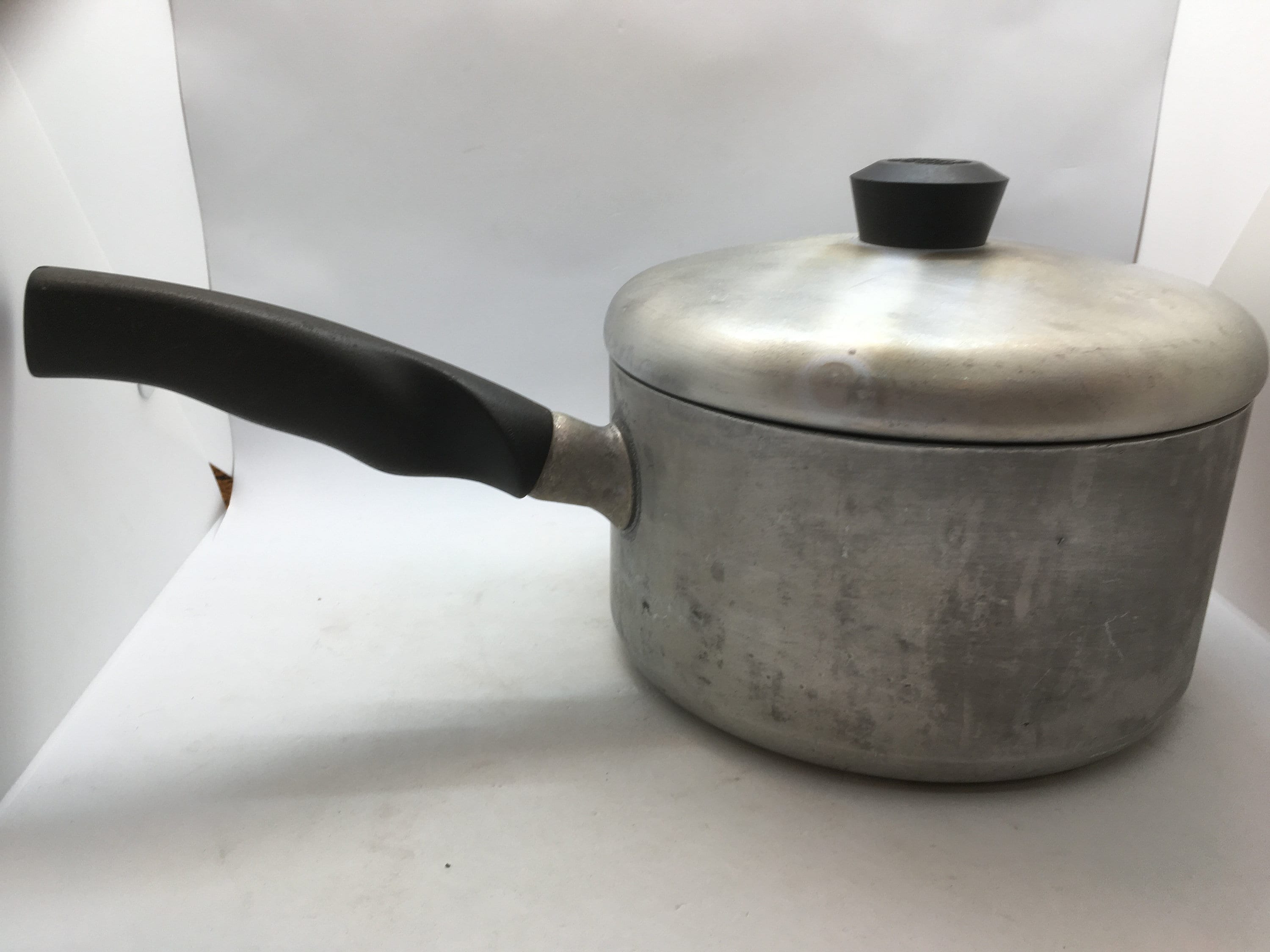 Vintage Wear-Ever Aluminum Saucepan & Lid No. 2261 1/2 - 1 1/2 Quart  Preowned