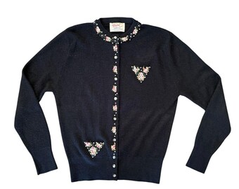 Vintage 1950s Beldoch Popper Floral Embroidered Orlon Cardigan Sweater XS
