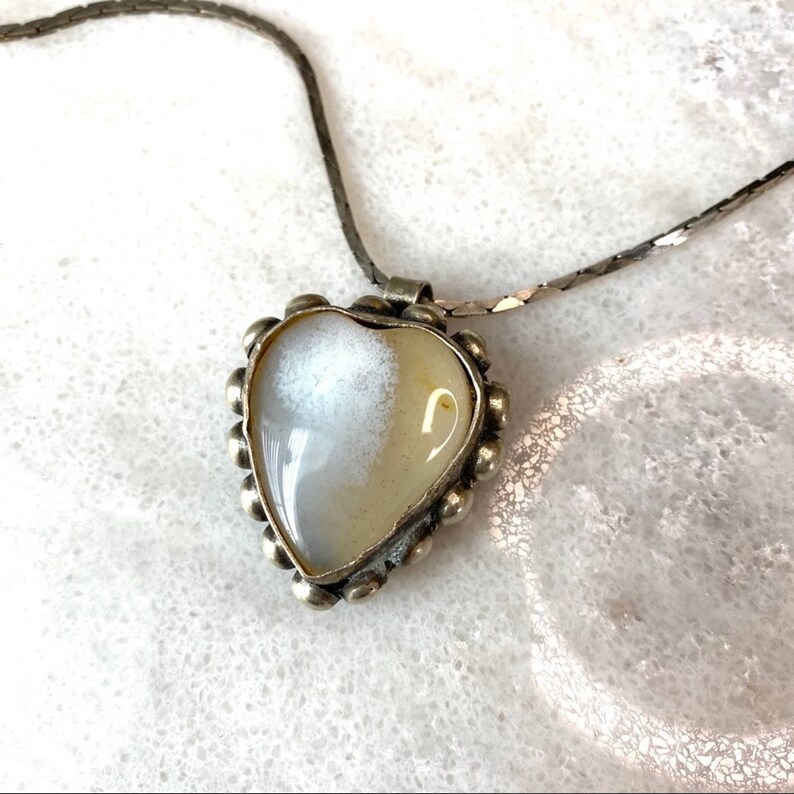 Vintage silver heart pendant necklace