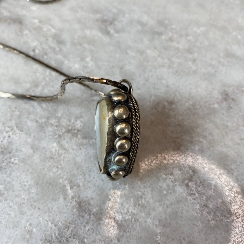 Vintage silver heart pendant necklace