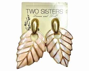 Stunning Vintage Two Sisters Gold Shell Earrings