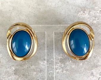 70s Trifari Gold Blue Round Elegant Earrings