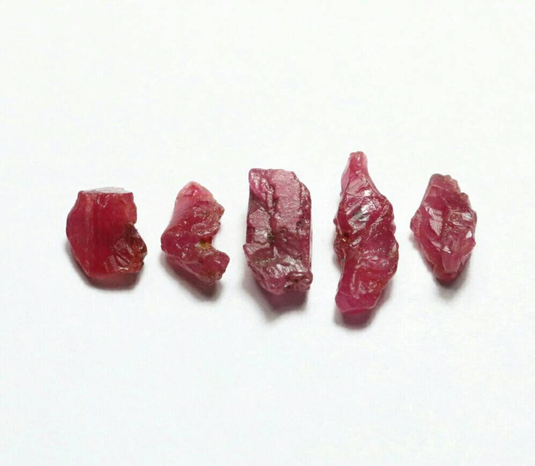5 Pieces Natural Raw Ruby, Natural Shape Amazing Ruby Rough Druzy 10 ...