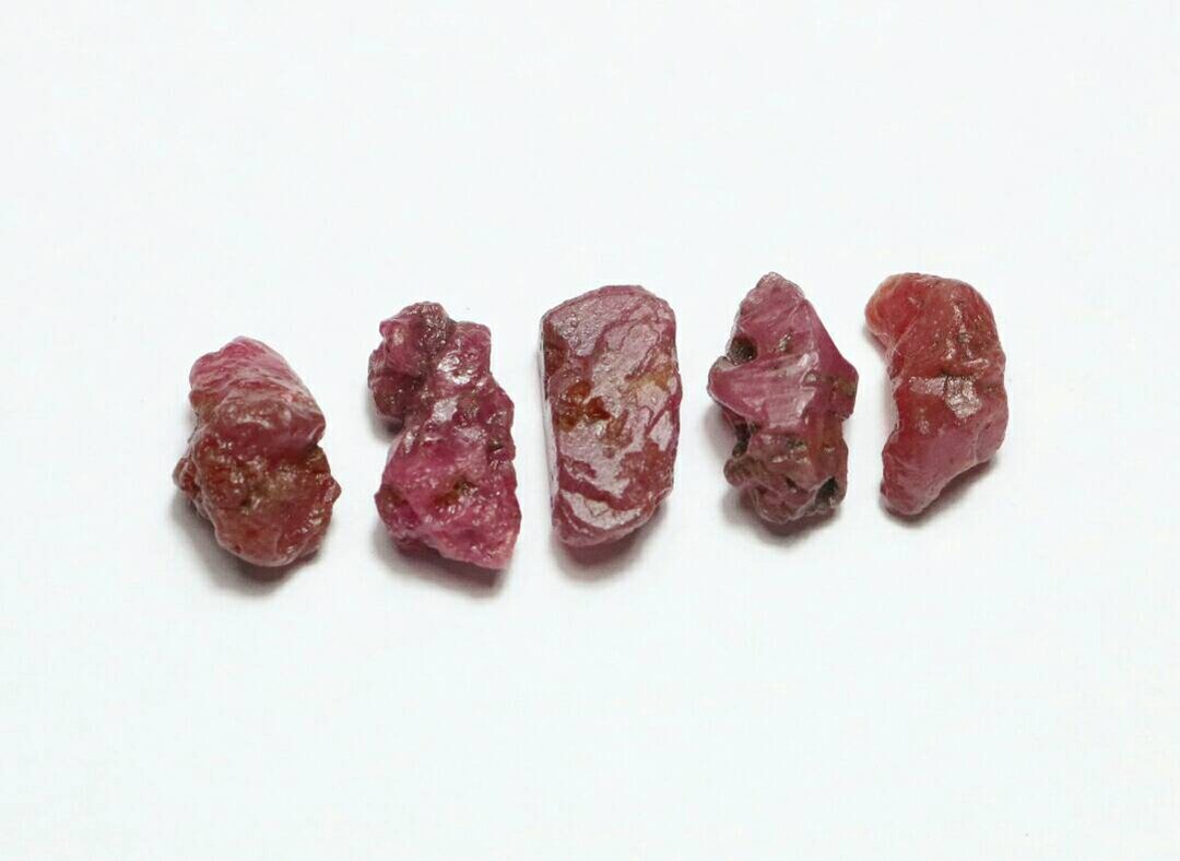 5 Pieces Natural Raw Ruby, Natural Shape Amazing Ruby Rough Druzy 27 ...