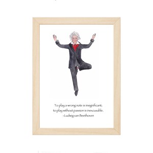Puede incluir: Una ilustraci&oacute;n enmarcada de un hombre con un traje negro y corbata roja de pie en una postura de yoga. La cita "Tocar una nota incorrecta es insignificante; tocar sin pasi&oacute;n es inexcusable. -Ludwig van Beethoven" est&aacute; impresa debajo de la ilustraci&oacute;n.